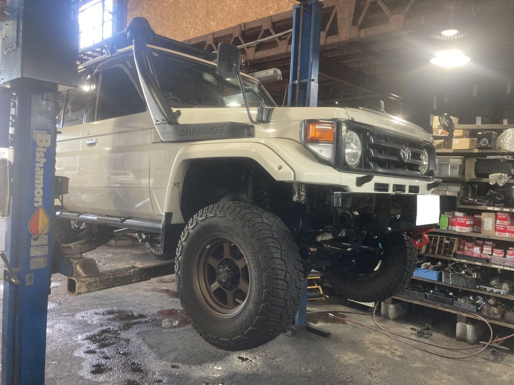 ランドクルーザーHZJ76 リアリーフ折れ交換 | 施工事例 | 車検・整備