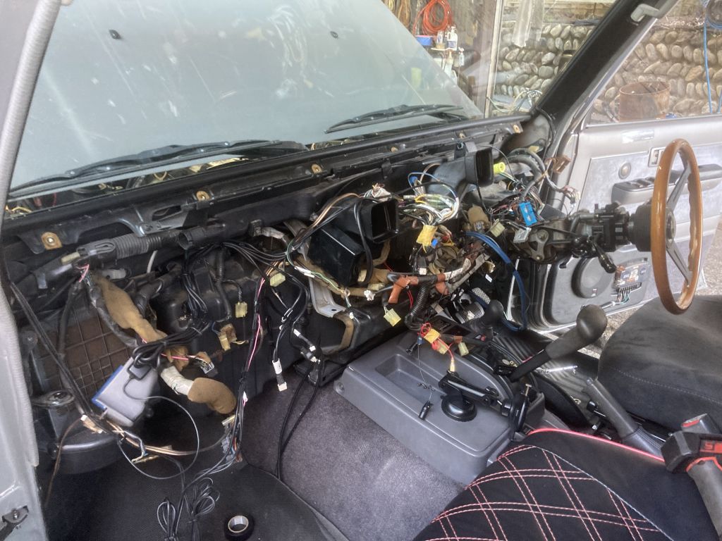 ランクルプラド78 ヒーターコア水漏れ修理 KZJ78 平成6年式 広島市